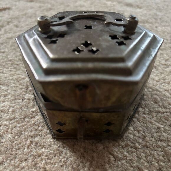 Vintage Brass Cricket Box No Clasp - Picture 1 of 8